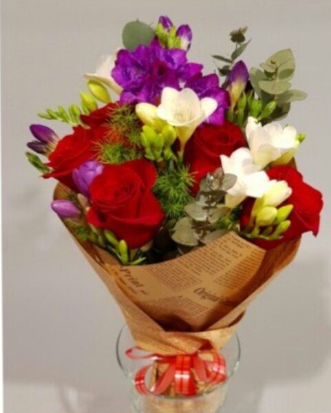 Tanar dragut realizat finaciar doresc o relatie  cu o domnisoara draguta