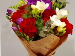 Tanar dragut realizat finaciar doresc o relatie  cu o domnisoara draguta